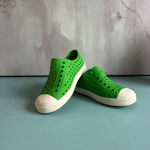 Native The Jefferson Little Boy Grasshopper Green Size 10 Preppy Sandals - Picture 12 of 12